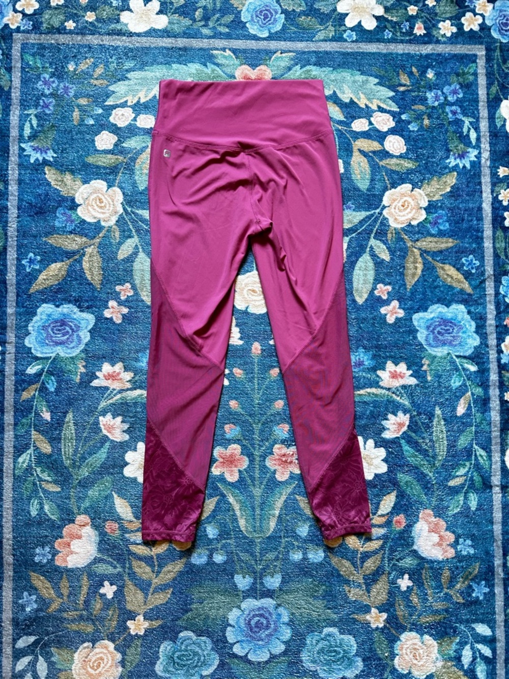 Fabletics Sz XS Pink Caspia High Rise Lace/Mesh PureLuxe 7/8 Tight Sporty Chic